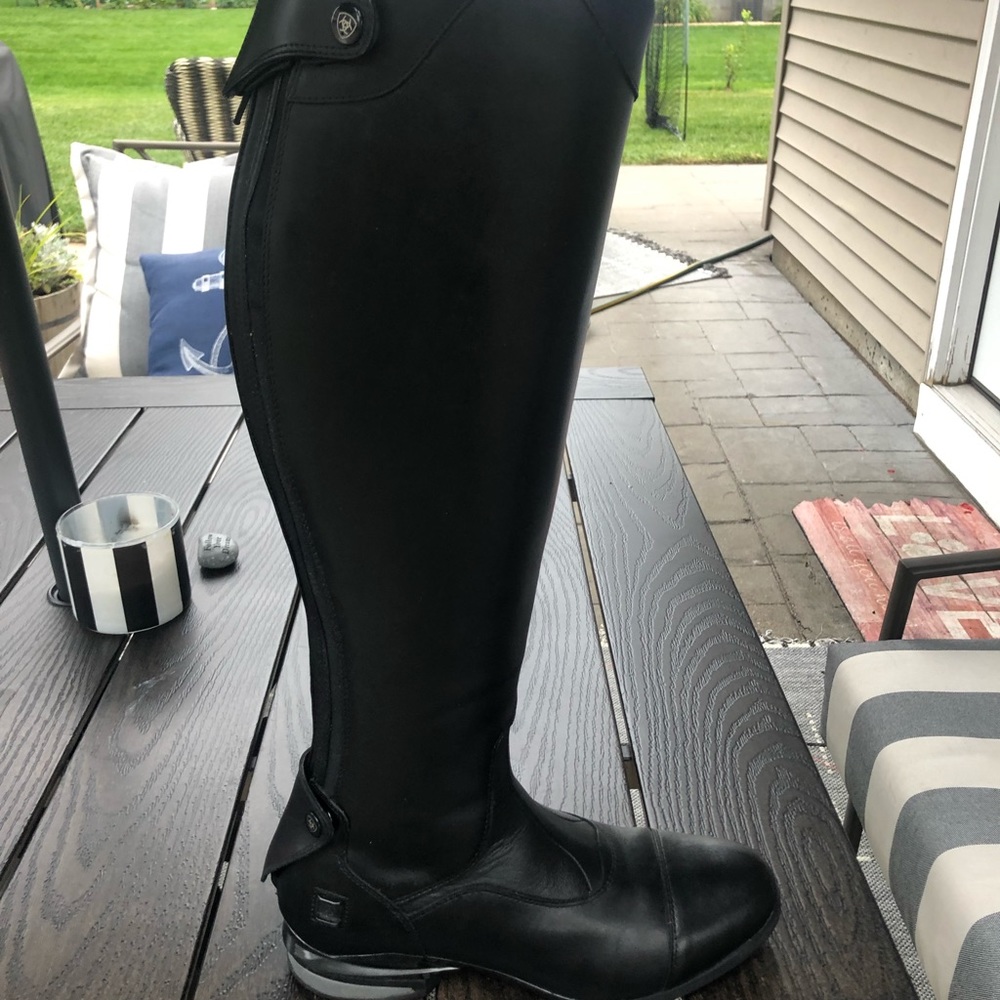 Like New Ariat Nitro Max! I’m relisting these the calf is too tight for me!